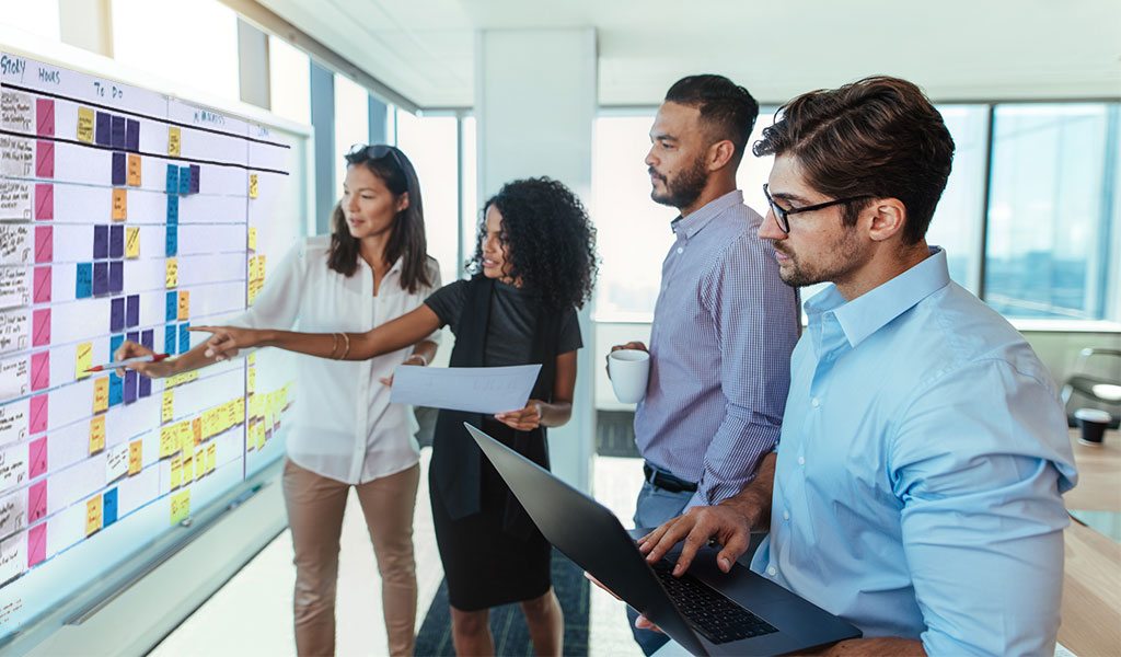 Do self organizing teams really exist? 5 working principles to implement